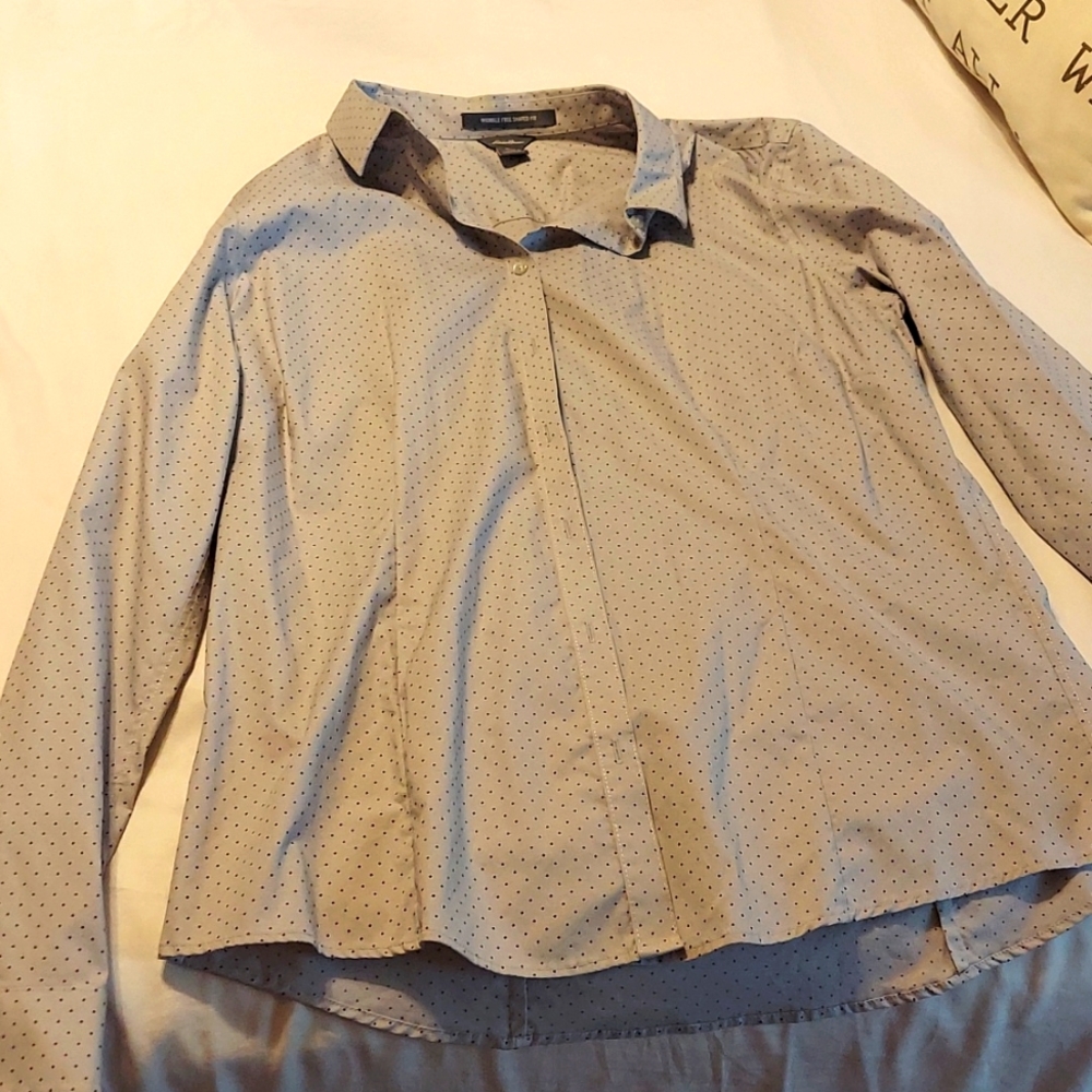 Ladies gray button down wrinkle free shaped fit